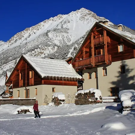 Le Hameau Des Chazals Hautes Alpes *